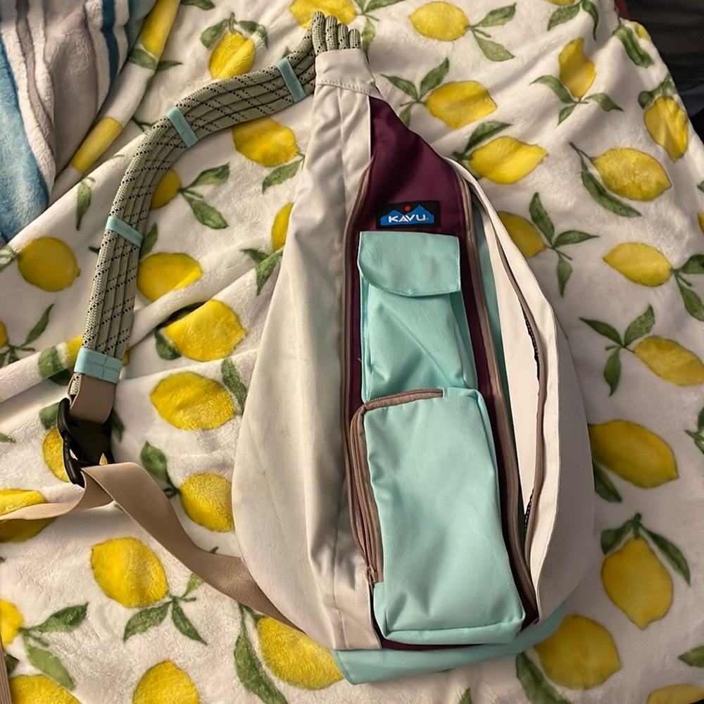 KAVU sling bag